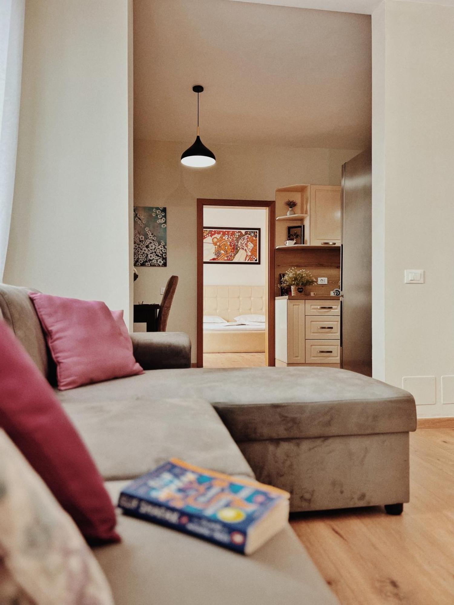 Cozy Rooftop Apartment - Your Home, Away From Home! Tirana Exteriér fotografie